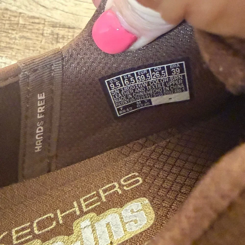 Size 9.5 Wide fit Skechers Women's Hillcrest Slip-Ins trail shoes